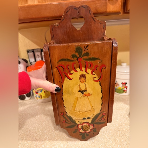 Vintage Hand Painted Wooden Recipe Box Recipe card Holder Floral Painting